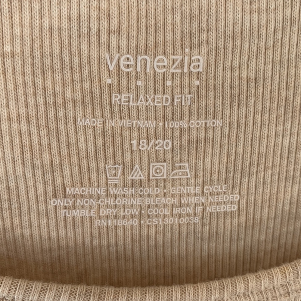 NWT - Venezia - Relaxed Fit Ribbed Tank - Picture 3 of 5